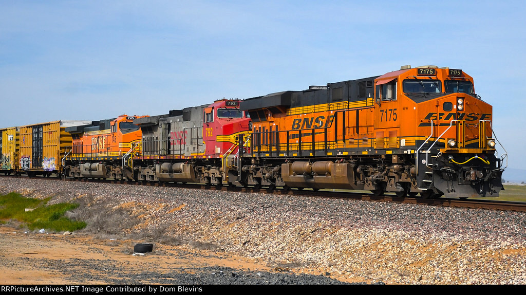 BNSF 7175